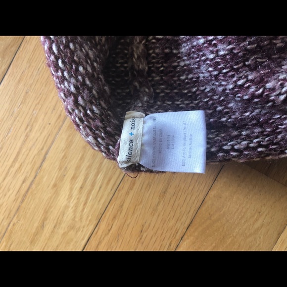 Silence and Noise winter hat - Picture 2 of 2